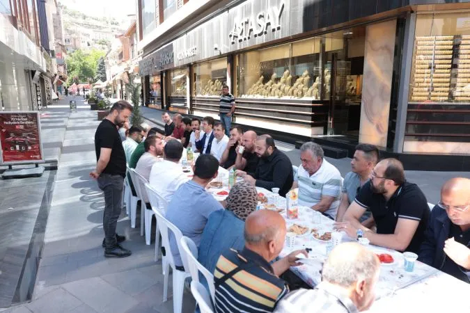 Belediye Heyeti, Sarraflar Çarşısı Esnafıyla Buluştu
