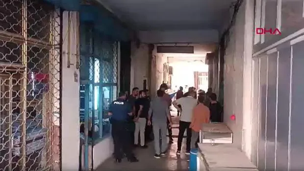 Birlikte içki içtikleri kişiyi öldürüp, 'kanepeden düştü' diye ihbarda bulundular; 3 gözaltı