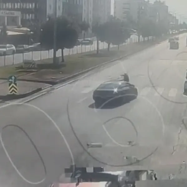 Çocuk sürücü kırmızı ışıkta öldürdü!