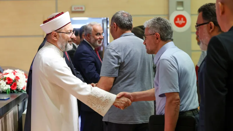 Diyanet İşleri Başkanı Erbaş, Başkanlık personeliyle bayramlaştı