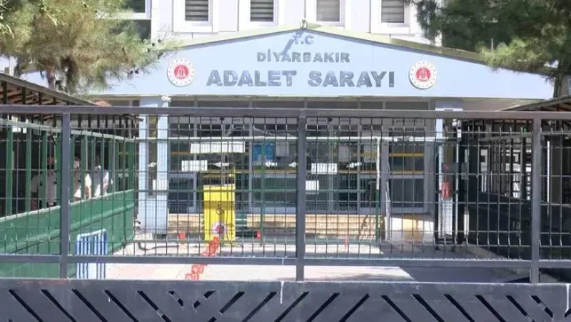 Diyarbakır’da yanan araçta cansız bedeni bulanan baba ve oğlunun ölümüne ilişkin dört şüpheli tutuklandı