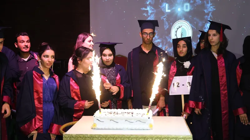 Elazığ’da özel öğrencilerin mezuniyetinden renkli görüntüler