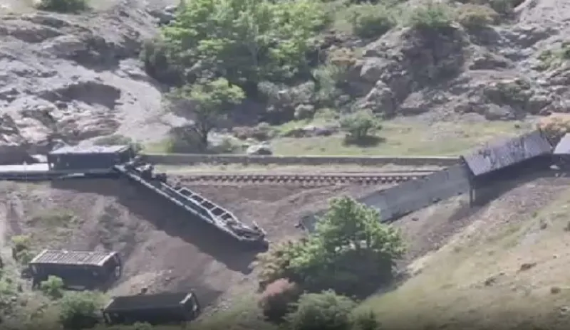 Elazığ'da yük treni raydan çıktı