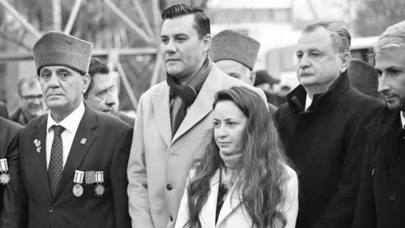 Hasan Şaş’tan Ferdi Zeyrek’e şiirli veda: Haziranda ölmek zor!