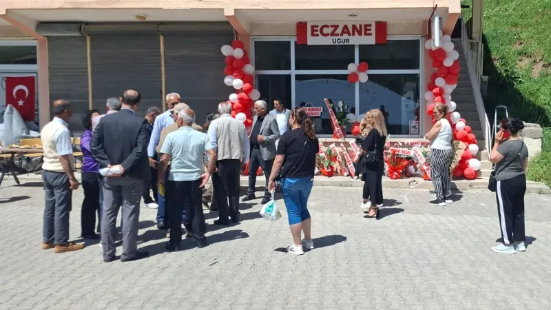 İlçede 18 yıl sonra ilk eczane açıldı
