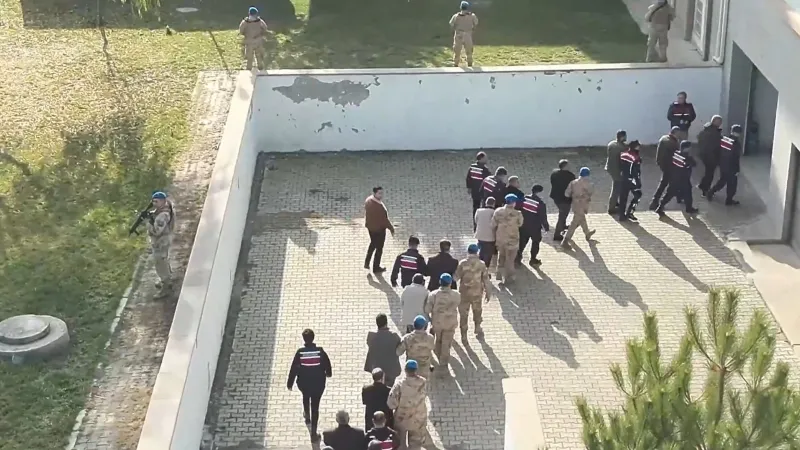 Jandarma tek tek yakaladı: 403 milyon TL'lik servete el konuldu