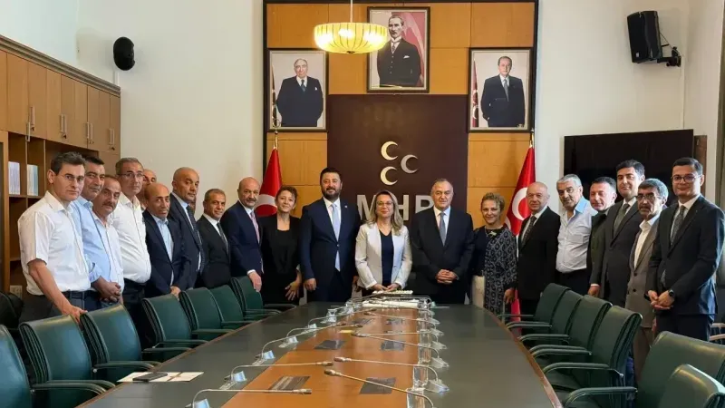 Meclis’te Kılıç’a sürpriz kutlama
