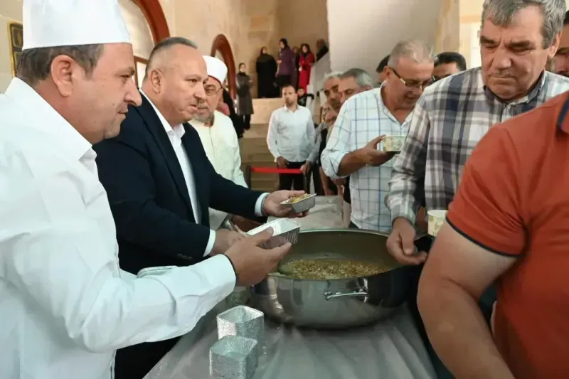 Nevşehir’de Muharrem Ayı Nedeniyle Cuma Sonrası Aşure İkramı