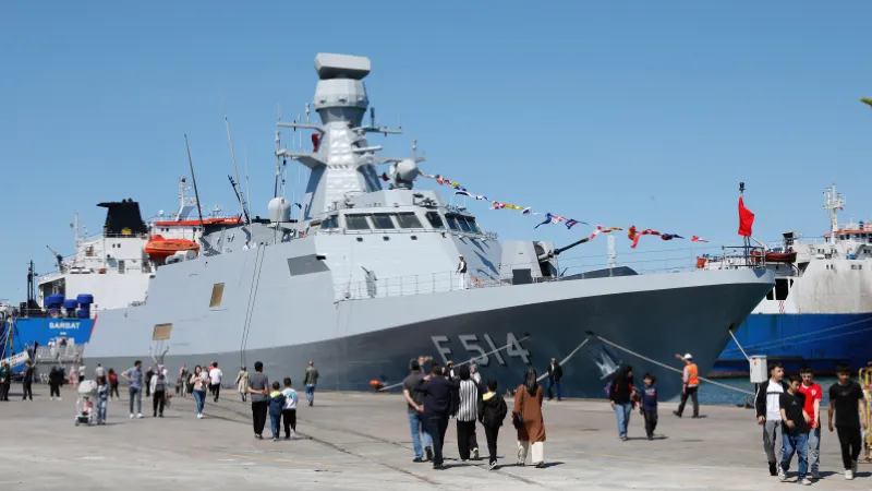 Samsun'da TCG Kınalıada (F-514) korveti ziyarete açıldı