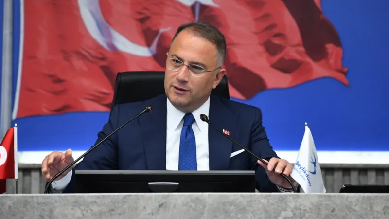 Tutuklu bulunan Beylikdüzü Belediye Başkanı Murat Çalık için hastaneye yatış kararı verildi